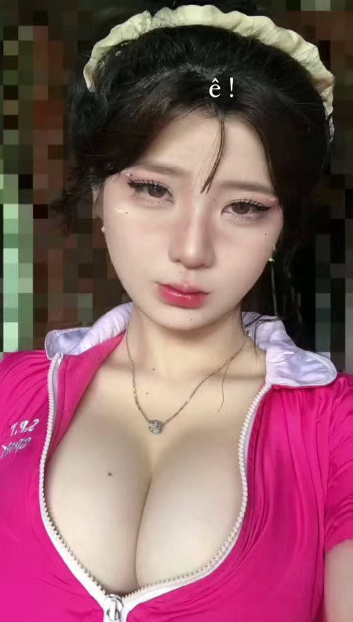 Sadie Quinn và người bạn thân nhất của cô là Jaxxx đã bị bắn hai phát trong một trò chơi đổi vợ